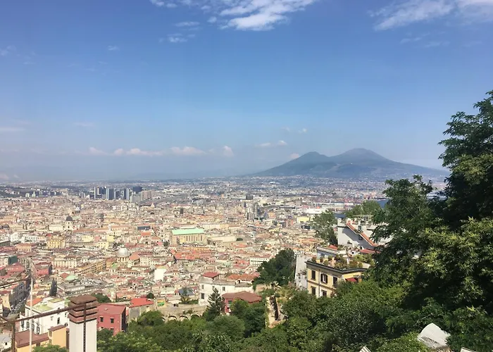 6 Small Rooms Naples